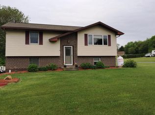 2009 Valley Rd, Tamaqua, PA 18252