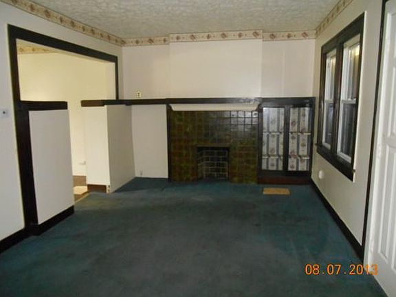 4th image of 2035 Floral Ave