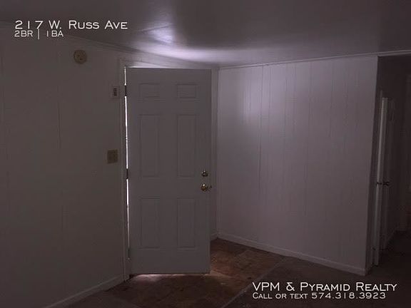 4th image of 217 W Russ Ave
