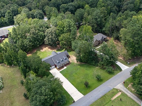 5th image of 433 Eagle Pointe Dr