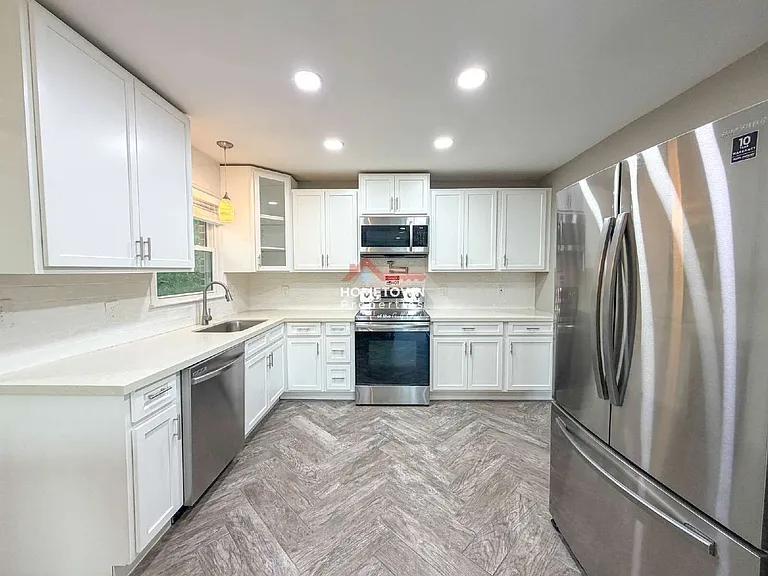 1815 Hallmark Dr — Photo 9