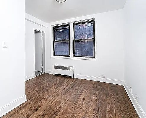 5th image of 32 Cornelia St #456