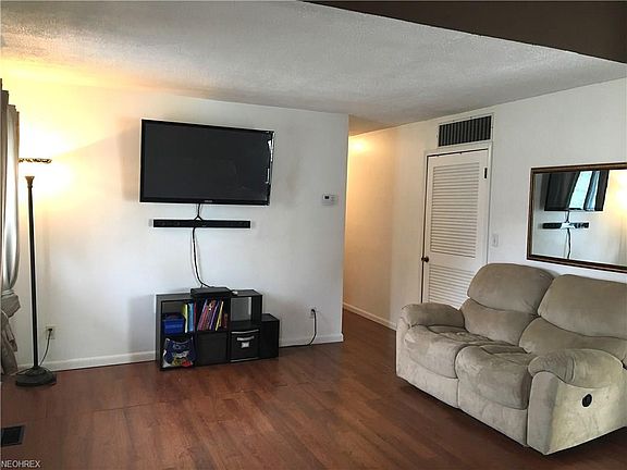5th image of 2137 Byron Dr
