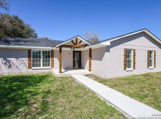 701 E Huntington St, Beeville, TX 78102