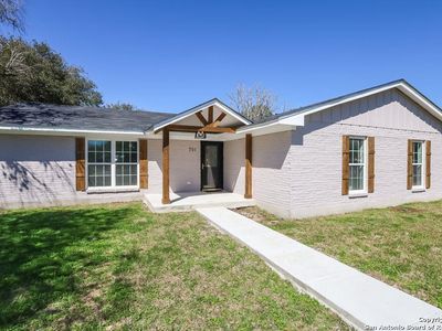 701 E Huntington, Beeville, TX, 78102