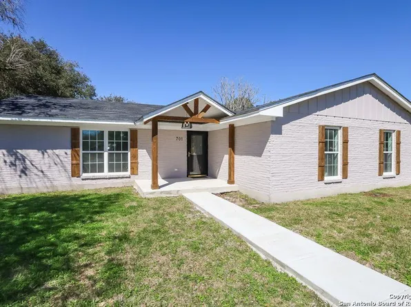 701 E Huntington, Beeville 78102