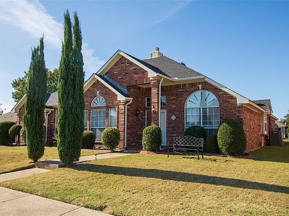 3rd image of 2509 Basswood Dr