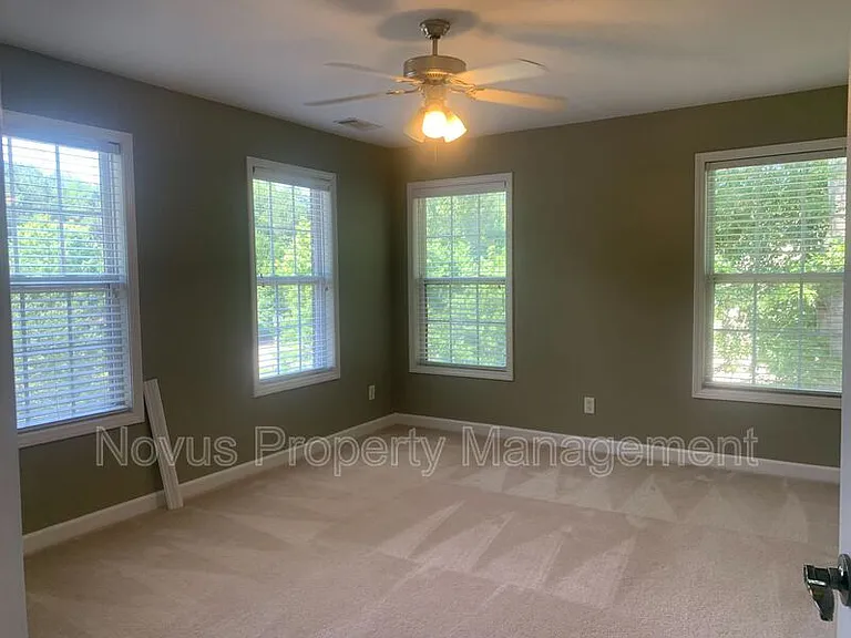 119 Tullamore Trl — Photo 18