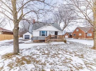 972 Silver Bay Rd, Pt Colborne, ON L3K 5V3