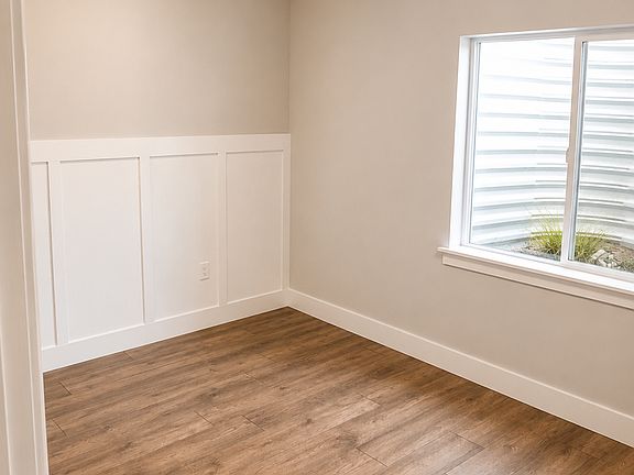 3rd image of 31 S Serrata Ln