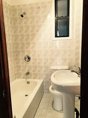 Rented by Warren T Real Estate Corp. | media 29