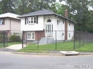 46 9th Ave, Huntington Station, NY 11746