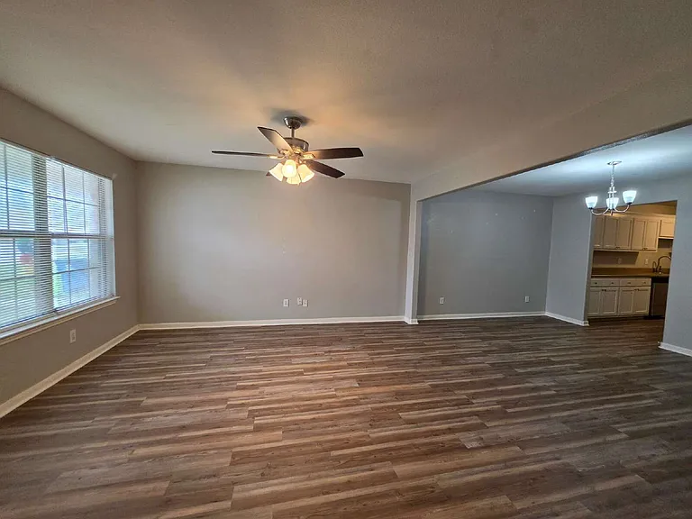 7202 Montgomery Dr — Photo 6