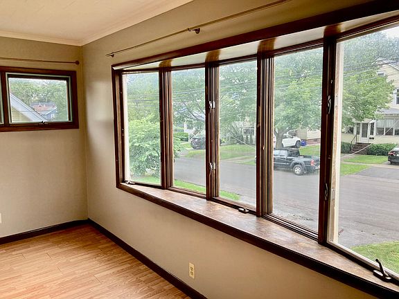 4th image of 357 Hillside Ave #1