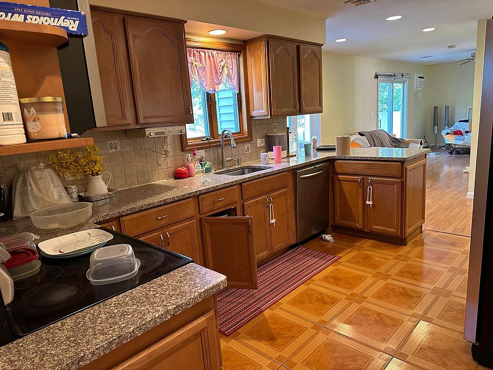 1st image of 302 Avenue A
