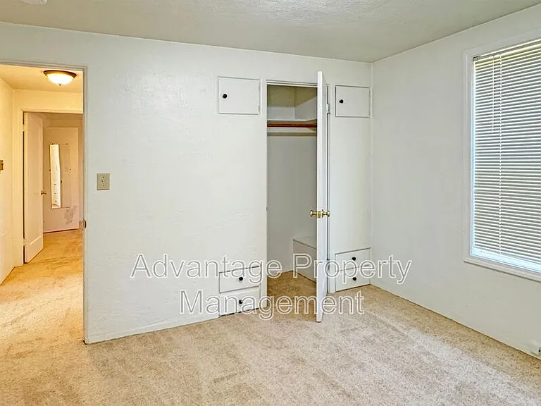 2353 NW Fillmore Ave — Photo 12