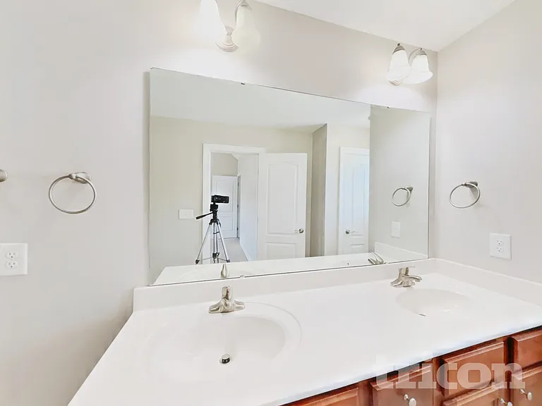 335 Oxfordshire Dr — Photo 9