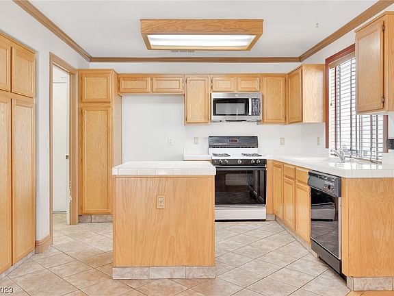 2nd image of 1728 Klamath Falls Way