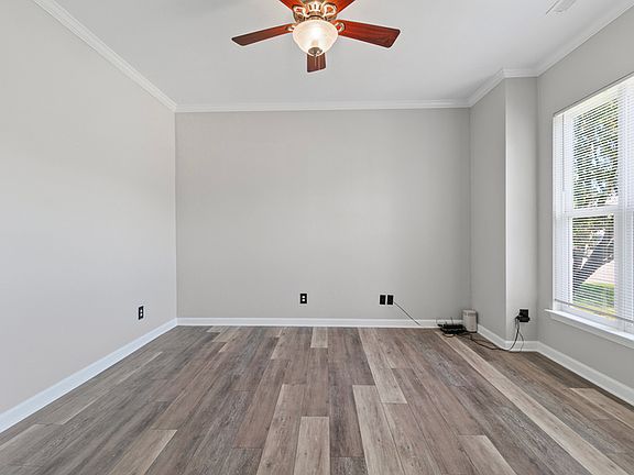 3rd image of 1305 Adair Dr