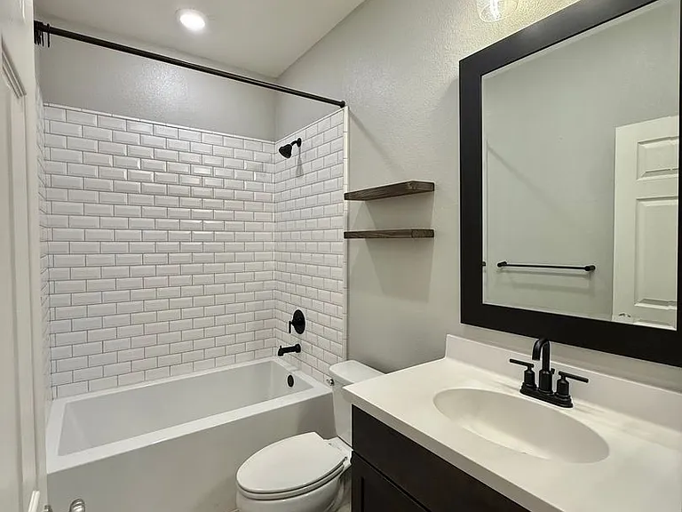 2925 Walker Way — Photo 9