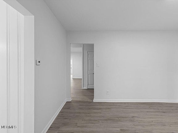 3rd image of 614 S Andrews Avenue