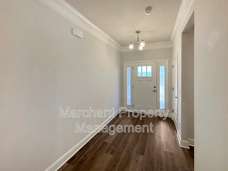 120 Starlight Dr — Photo 4