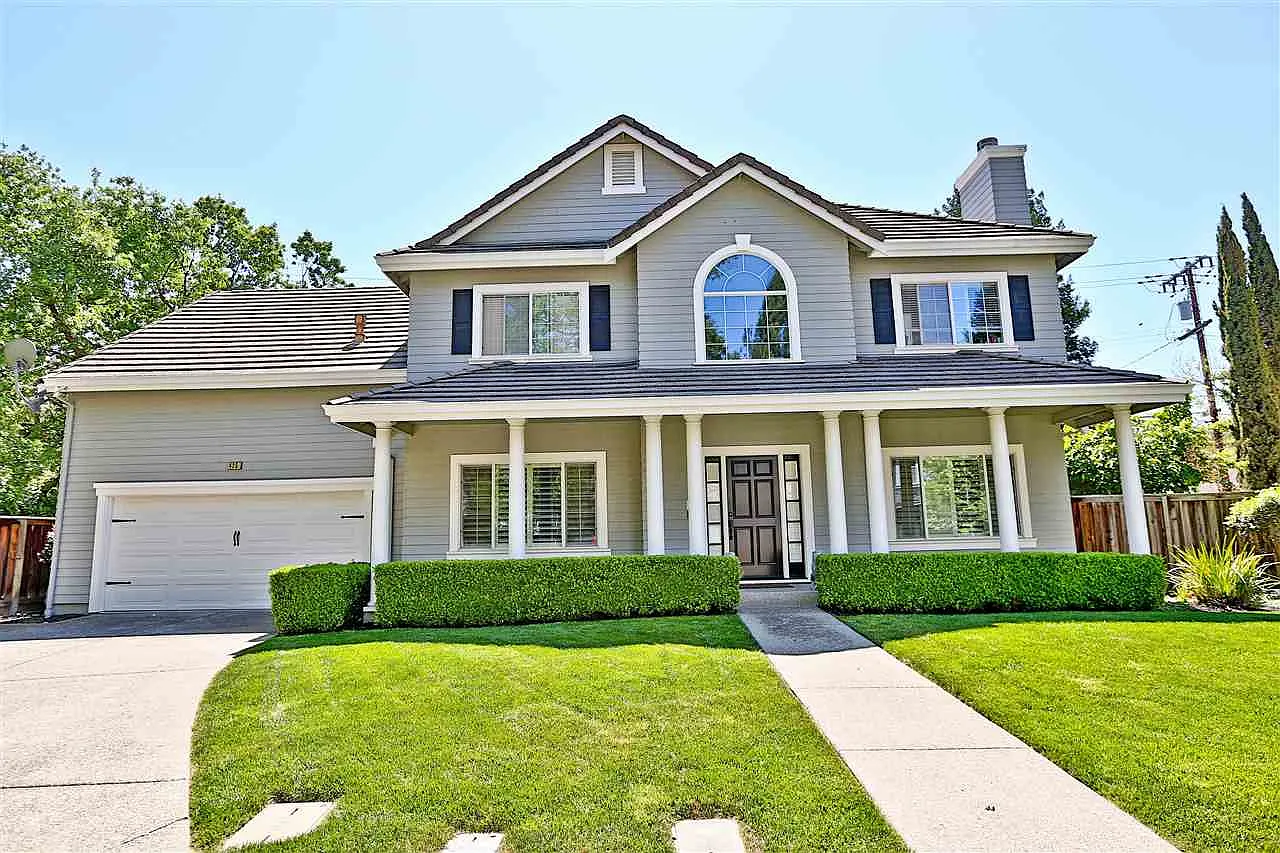 425 Jeannie Ct photo 1