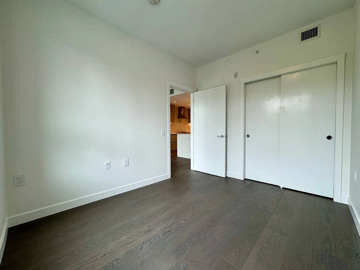 2 bed, 840 sqft, $3,400 — Photo 3