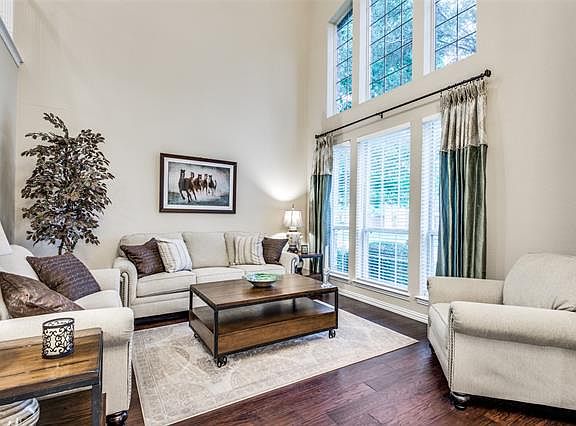 5th image of 1023 Heathrow Dr