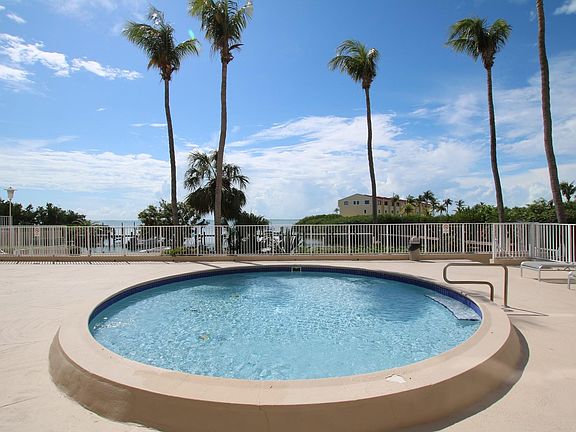 3rd image of 88500 Overseas Hwy APT 428