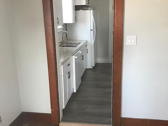 5th image of 838 W Pine St