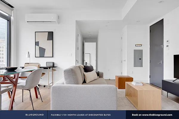 Rented by The Blueground | media 24