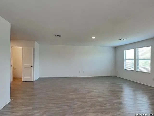 226 Hollywood Dr — Photo 4