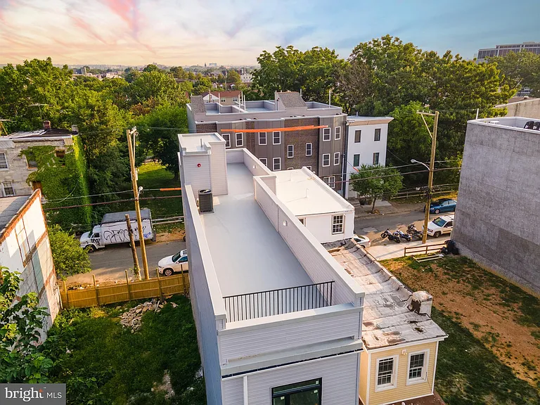 2120 W Master St #2 — Photo 35