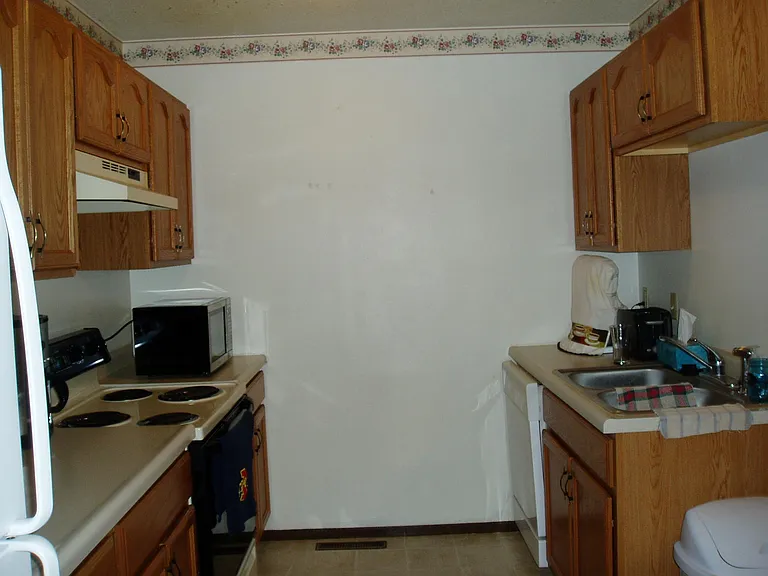3420 Harcourt Dr — Photo 7