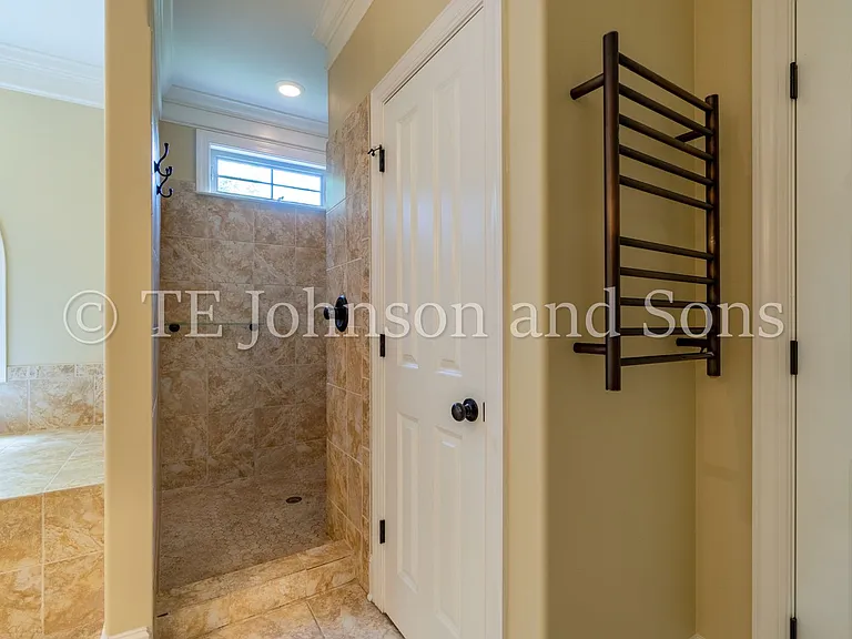 1112 Oakencroft Ct — Photo 25