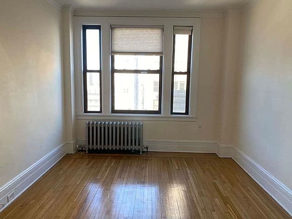 4th image of 124 W 72nd St APT 11C