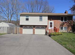 128 Maplewood Dr, Owensville, OH 45160