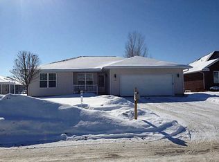 3195 Sunburst Ave, Marion, IA 52302