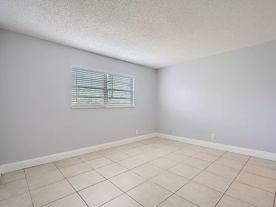 Primary Bedroom 1 - Viewmax Apartments