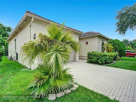 5th image of 5870 NW 72nd Ct