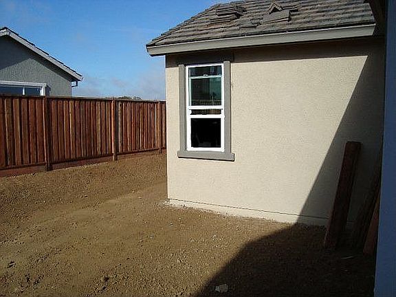 3rd image of 2356 Lansdowne Way