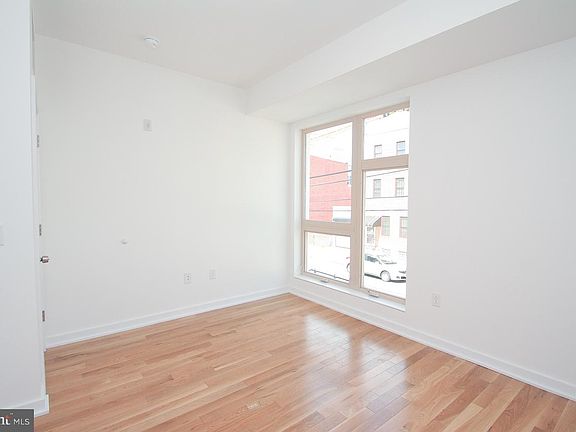 4th image of 1918-20 E Cumberland St Unit G