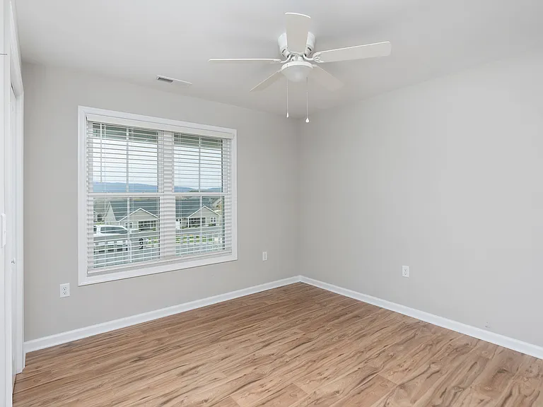 209 Spring Run Ln — Photo 14