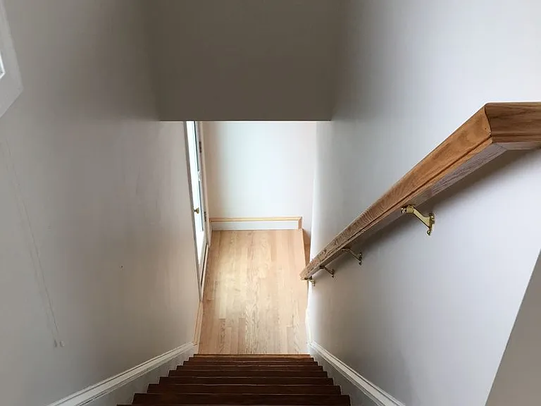 70 Courtland St — Photo 9
