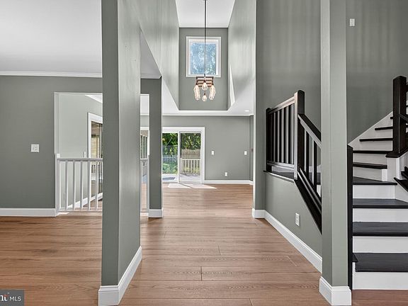 5th image of 18609 Broadfield Dr