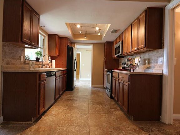 3rd image of 13804 Brewster Dr