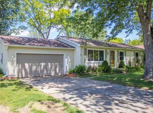 598 Ramsey Ln, Pleasant Lake, MI 49272