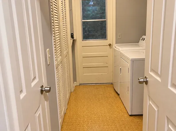 102 Meadows Dr, Saint Simons Island, GA 31522