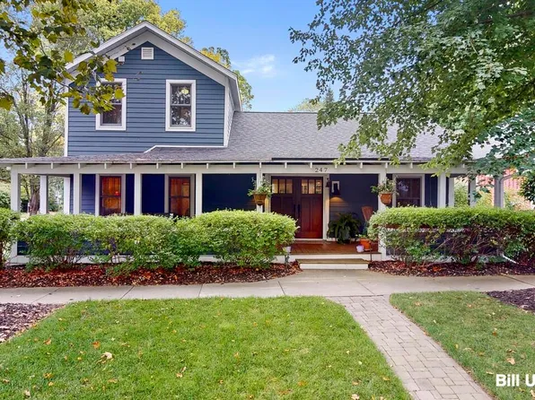 247 Grand St, Saugatuck, MI 49453